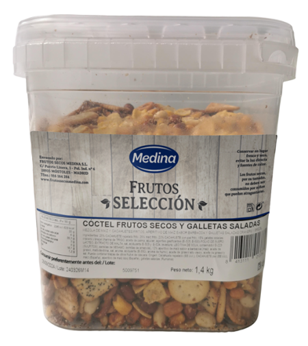 Cóctel de frutos secos y galletas